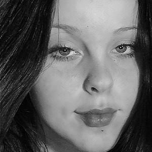 Meet your Posher, Alexia